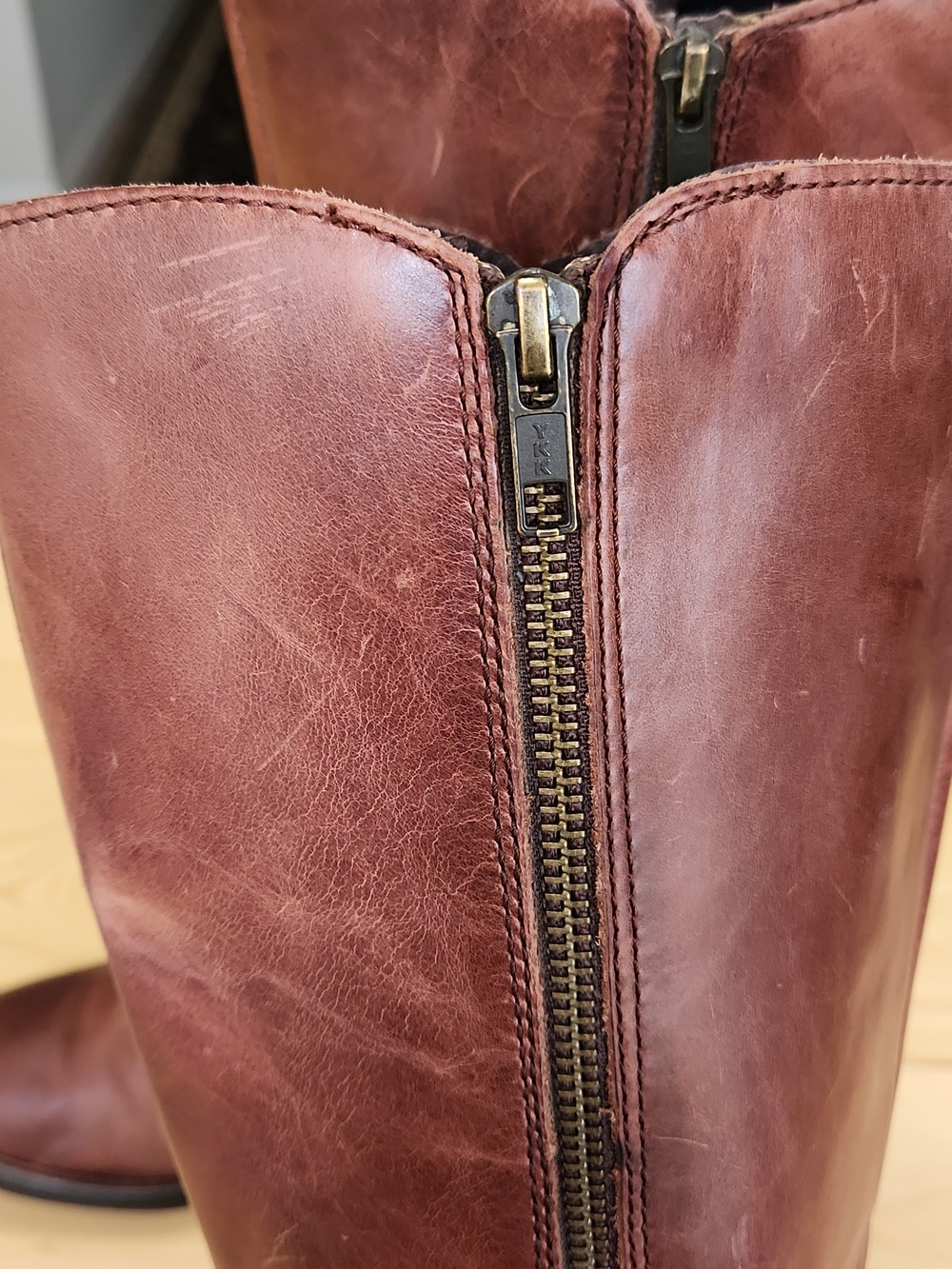 Born Cuatros Buckle Distressed Leather Womens Riding Knee High Boots Size 7.5 - Picture 13 of 17